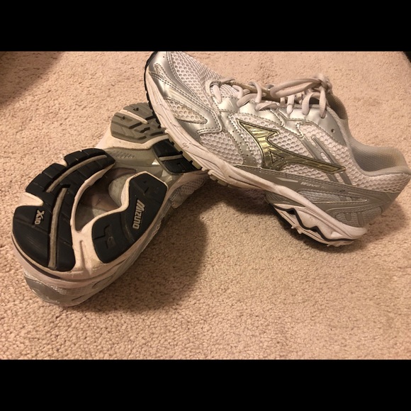 mizuno wave nexus 2